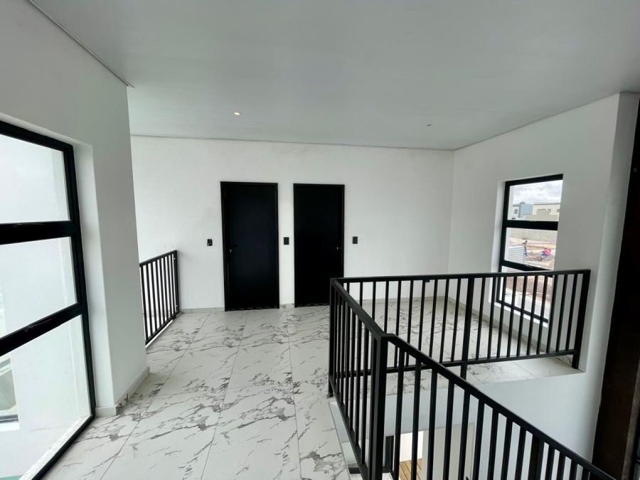 4 Bedroom Property for Sale in Sandown Western Cape